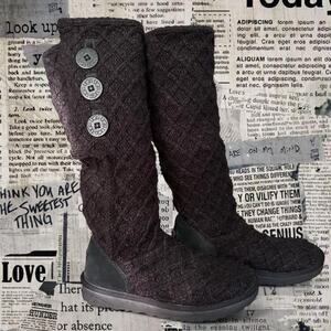 Y2K Ugg black knit boots with buttons Womens Sz 7
